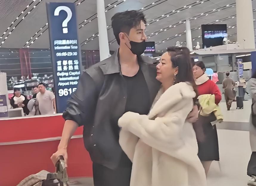 演员经超:我28岁娶二婚富婆,最开心的时光就是老婆挣钱我花钱