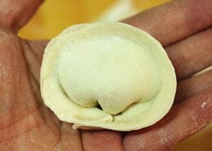 元宝饺子怎么包又简单又好看(明天年三十教你包一顿简单易学的元宝饺子) 元宝饺子怎么包又简单又好看(明天年三十教你包一顿简单易学的元宝饺子)
