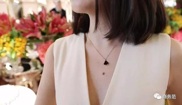 流金岁月袁泉戴的手表(袁泉戴Tiffany姚晨戴萧邦) 流金岁月袁泉戴的手表(袁泉戴Tiffany姚晨戴萧邦)
