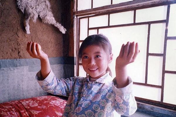 暖春电影长大后的小花是谁演的(还记得电影暖春里的小花吗) 暖春电影长大后的小花是谁演的(还记得电影暖春里的小花吗)