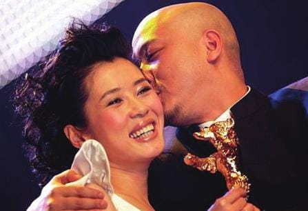 曾是最年轻影后被老公抛弃(与导演同居10年却惨遭分手) 曾是最年轻影后被老公抛弃(与导演同居10年却惨遭分手)