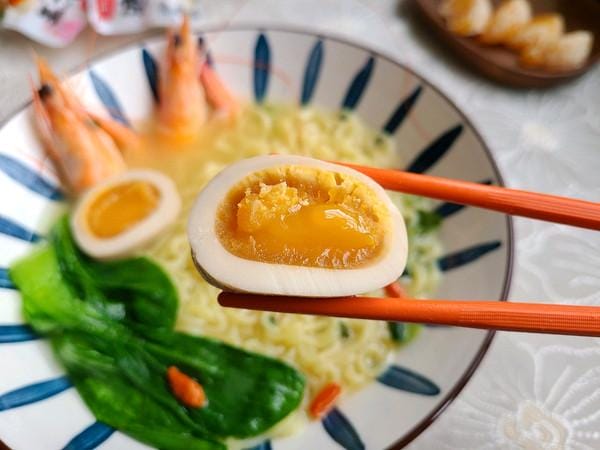 海鲜面不同汤底 一口新年味全家享佳味