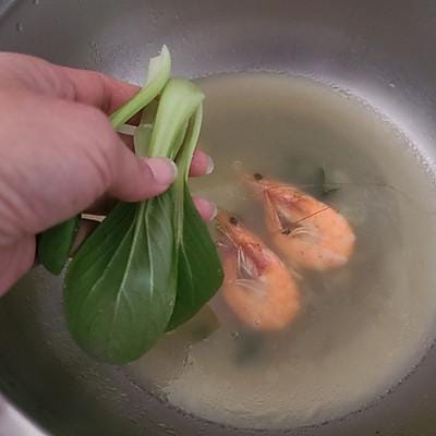 海鲜面不同汤底 一口新年味全家享佳味