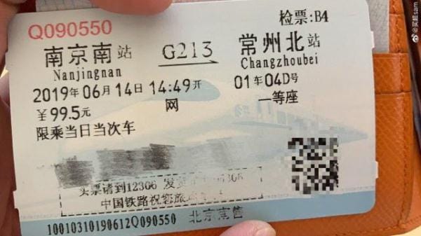 张嘉倪如今生活(32岁张嘉倪庆生屋中洒满花瓣) 张嘉倪如今生活 32岁张嘉倪庆生屋中洒满花瓣