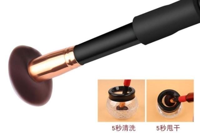 化妆刷能用肥皂洗吗(女人用的化妆刷上) 化妆刷能用肥皂洗吗 女人用的化妆刷上