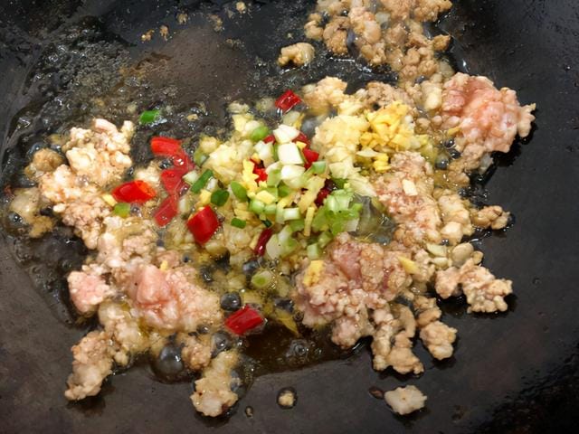简单的白菜粉丝煲(下饭还好吃的肉末粉丝煲) 简单的白菜粉丝煲 下饭还好吃的肉末粉丝煲