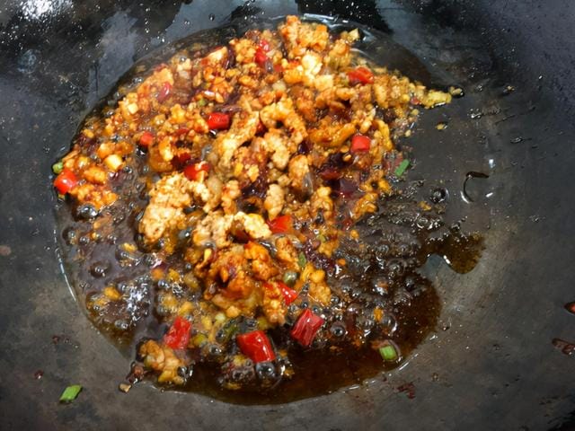 简单的白菜粉丝煲(下饭还好吃的肉末粉丝煲) 简单的白菜粉丝煲 下饭还好吃的肉末粉丝煲