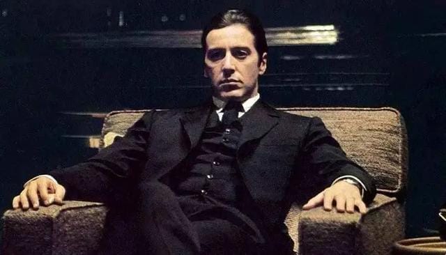 讲述家族每个人不同的命运(每代人都要与命运对抗) 讲述家族每个人不同的命运 每代人都要与命运对抗