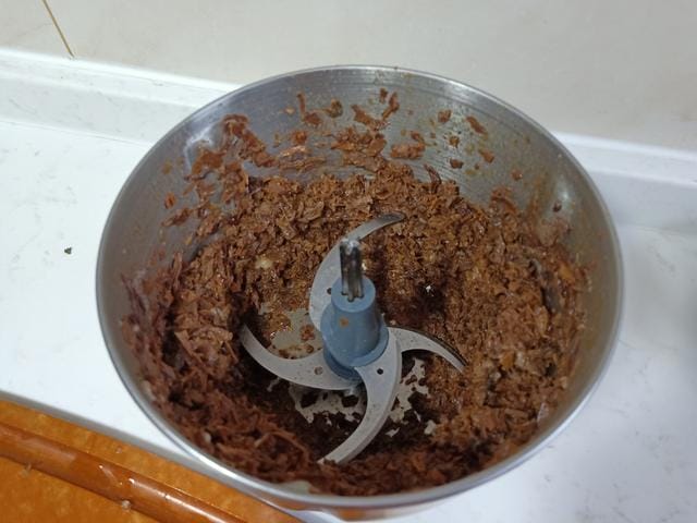 中午吃一碗粥和4个小笼包 晚餐蒸了2锅包子