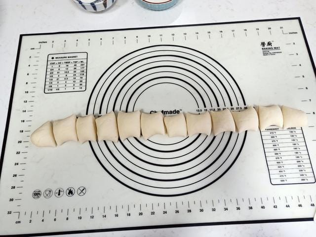 中午吃一碗粥和4个小笼包 晚餐蒸了2锅包子