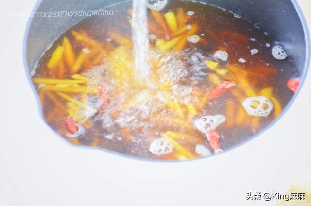 夏天喝冷的红糖姜茶好不好(冬季遇到生姜多买点) 夏天喝冷的红糖姜茶好不好 冬季遇到生姜多买点