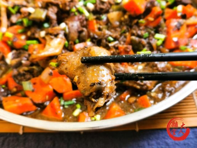 鸽子怎么杀营养才好(鸽子这样杀不水淹) 鸽子怎么杀营养才好 鸽子这样杀不水淹