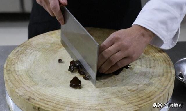 美食河南胡辣汤最详细教学(大厨分享中原小吃胡辣汤的制作工艺) 美食河南胡辣汤最详细教学 大厨分享中原小吃胡辣汤的制作工艺
