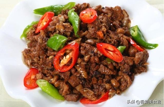 煮过的鸭子怎么加工才好吃(五星级大厨王师傅最擅长的五款鸭肉的制作工艺) 煮过的鸭子怎么加工才好吃 五星级大厨王师傅最擅长的五款鸭肉的制作工艺