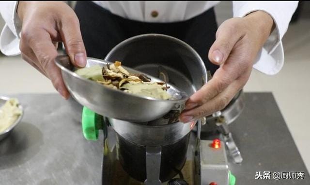 美食河南胡辣汤最详细教学(大厨分享中原小吃胡辣汤的制作工艺) 美食河南胡辣汤最详细教学 大厨分享中原小吃胡辣汤的制作工艺