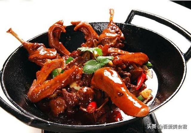 煮过的鸭子怎么加工才好吃(五星级大厨王师傅最擅长的五款鸭肉的制作工艺) 煮过的鸭子怎么加工才好吃 五星级大厨王师傅最擅长的五款鸭肉的制作工艺