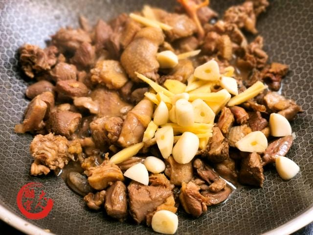 鸽子怎么杀营养才好(鸽子这样杀不水淹) 鸽子怎么杀营养才好 鸽子这样杀不水淹