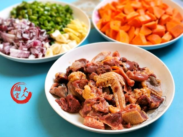 鸽子怎么杀营养才好(鸽子这样杀不水淹) 鸽子怎么杀营养才好 鸽子这样杀不水淹