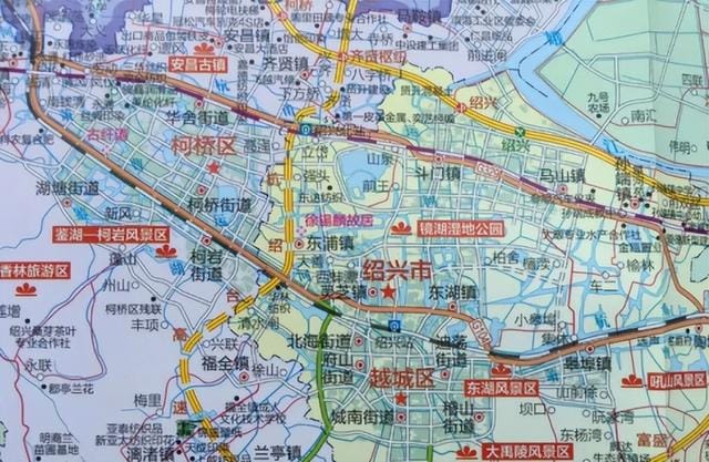 为什么说三线城市的房价并不贵(这是个典型的三线城市) 为什么说三线城市的房价并不贵 这是个典型的三线城市