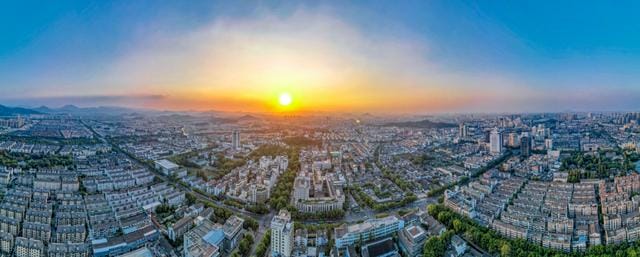 为什么说三线城市的房价并不贵(这是个典型的三线城市) 为什么说三线城市的房价并不贵 这是个典型的三线城市