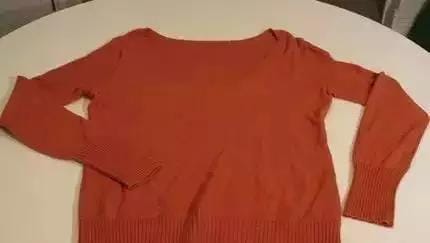牛仔服上如何绣一朵可爱的小花(嫌弃衣服单调那就绣些小花) 牛仔服上如何绣一朵可爱的小花 嫌弃衣服单调那就绣些小花