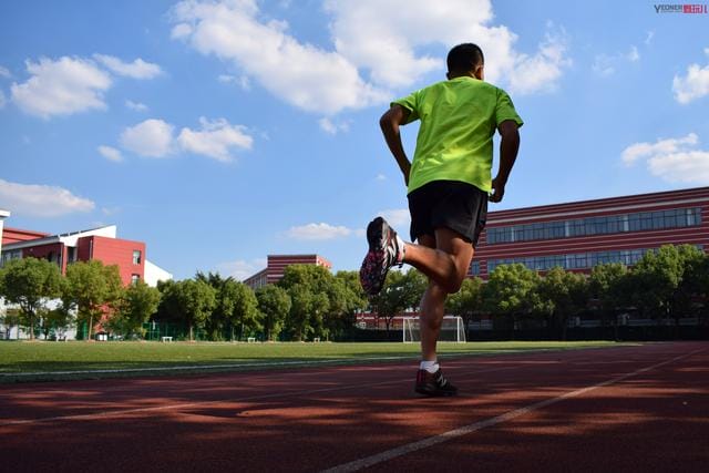 newbalance跑步鞋介绍(再攀性能巅峰的竞速鞋) newbalance跑步鞋介绍 再攀性能巅峰的竞速鞋