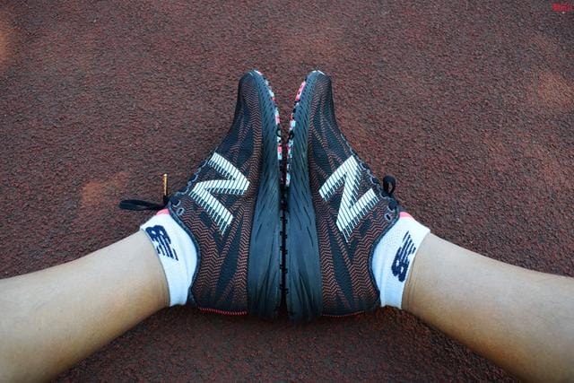 newbalance跑步鞋介绍(再攀性能巅峰的竞速鞋) newbalance跑步鞋介绍 再攀性能巅峰的竞速鞋