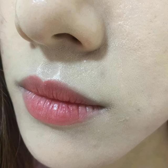 化妆初学者用什么底妆好(会化妆和不会化妆的人) 化妆初学者用什么底妆好 会化妆和不会化妆的人