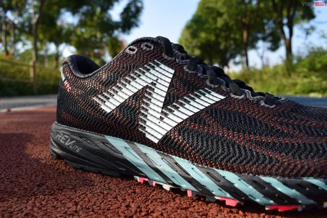 newbalance跑步鞋介绍(再攀性能巅峰的竞速鞋) newbalance跑步鞋介绍 再攀性能巅峰的竞速鞋