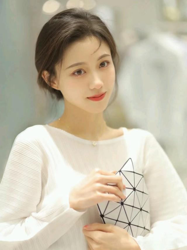 化妆初学者用什么底妆好(会化妆和不会化妆的人) 化妆初学者用什么底妆好 会化妆和不会化妆的人