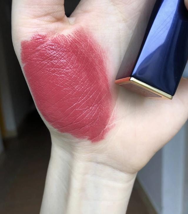 三十多岁的女人适合什么样的口红(三四十岁的女人挑口红) 三十多岁的女人适合什么样的口红 三四十岁的女人挑口红