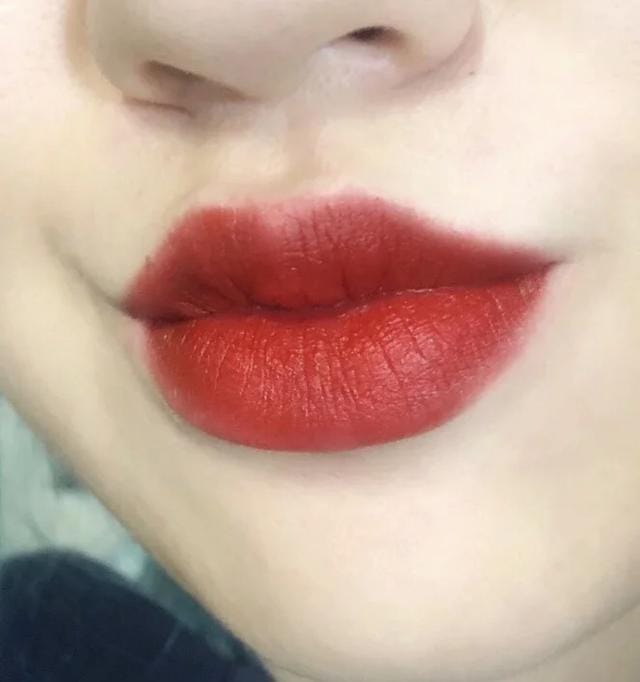 三十多岁的女人适合什么样的口红(三四十岁的女人挑口红) 三十多岁的女人适合什么样的口红 三四十岁的女人挑口红