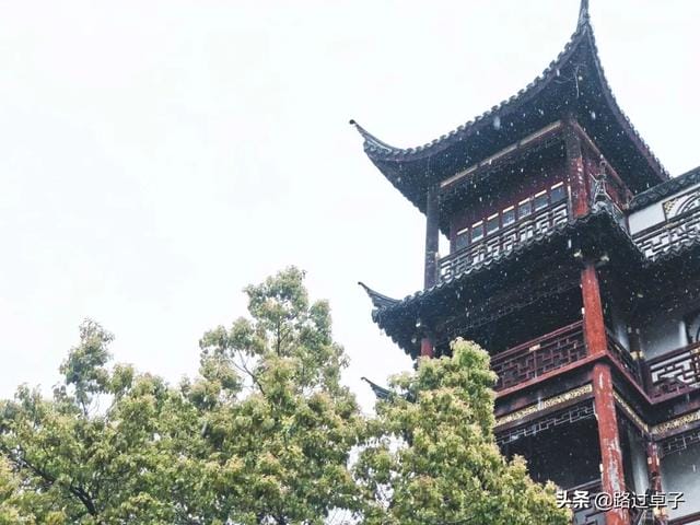 蓝色的海给人的感觉(和爱情一样让人失望) 蓝色的海给人的感觉 和爱情一样让人失望
