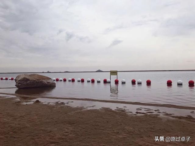 蓝色的海给人的感觉(和爱情一样让人失望) 蓝色的海给人的感觉 和爱情一样让人失望