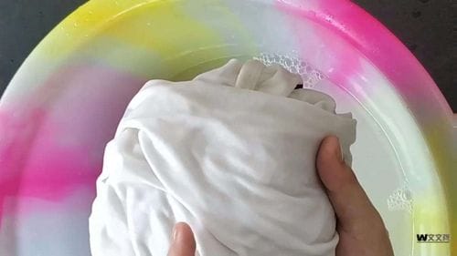 白衣服变黄怎么解决 白衣服变黄如何解决