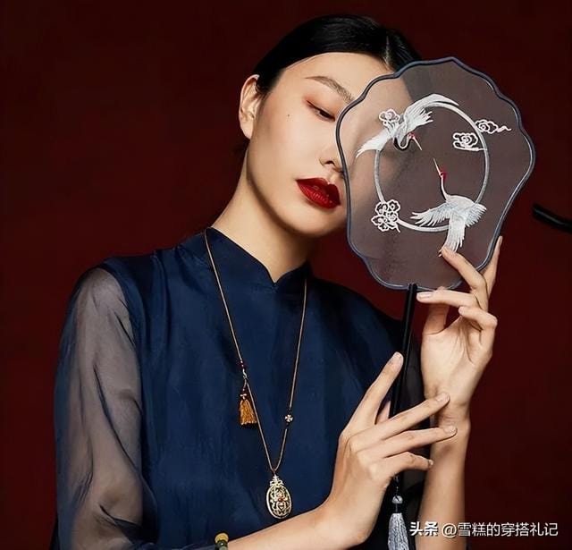 女士黄金首饰怎么选(真正有品位的女人很少戴黄金) 女士黄金首饰怎么选 真正有品位的女人很少戴黄金