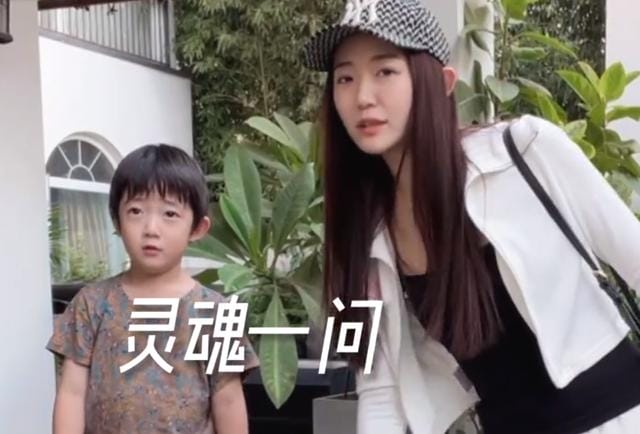 三宝小25岁老婆曝光衣帽间(三宝小25岁老婆曝光衣帽间) 三宝小25岁老婆曝光衣帽间 三宝小25岁老婆曝光衣帽间