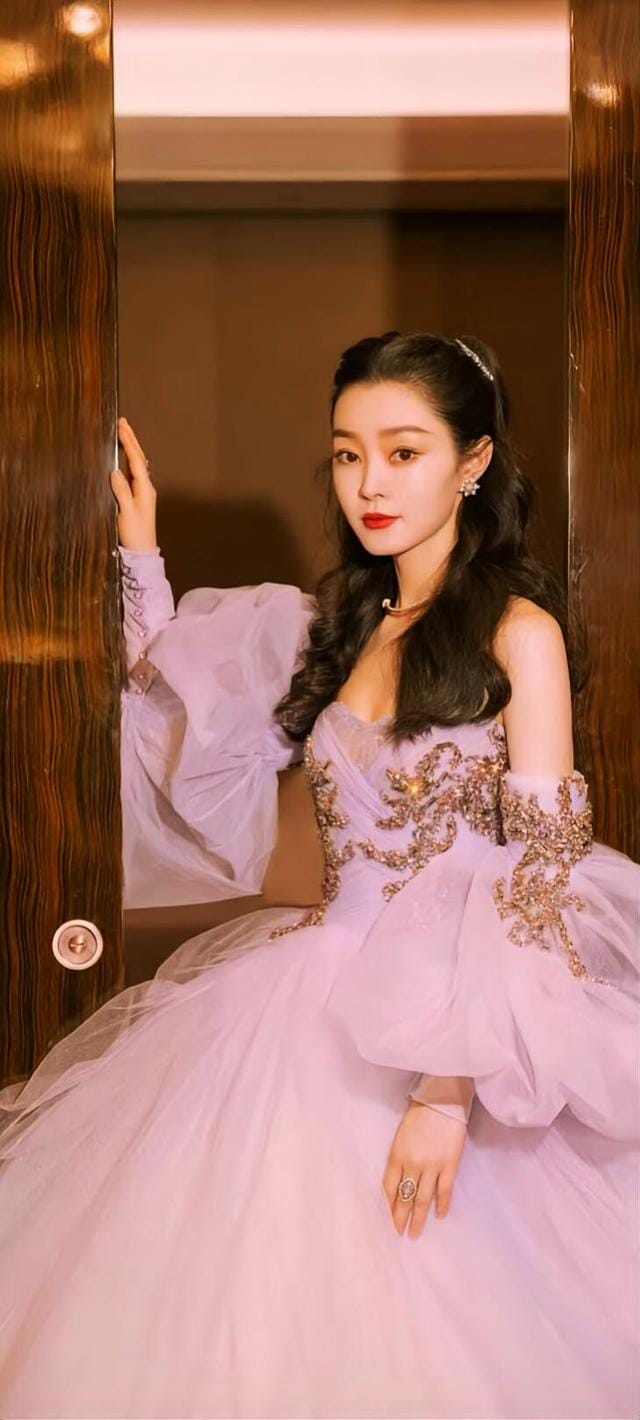 女演员宋轶今年有多大(这么漂亮的女孩子) 女演员宋轶今年有多大 这么漂亮的女孩子