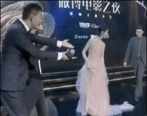 沈梦辰夏日穿搭堪称时尚教科书(阚清子必穿15厘米高跟鞋) 沈梦辰夏日穿搭堪称时尚教科书 阚清子必穿15厘米高跟鞋