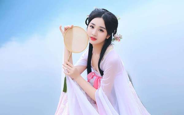 护手霜能擦脸吗? 护手霜能擦脸吗?