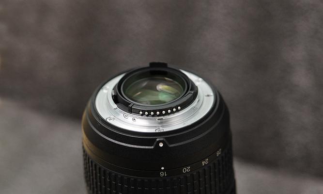 尼康定焦镜头35mm的优势与特点(探索35mm定焦镜头的无限可能)