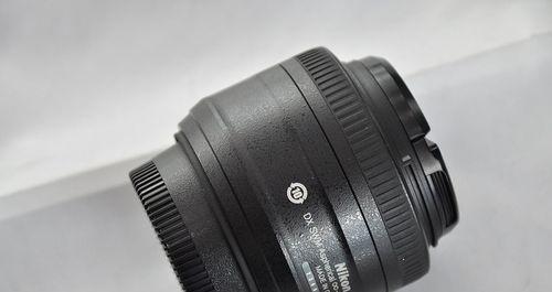 尼康定焦镜头35mm的优势与特点(探索35mm定焦镜头的无限可能)