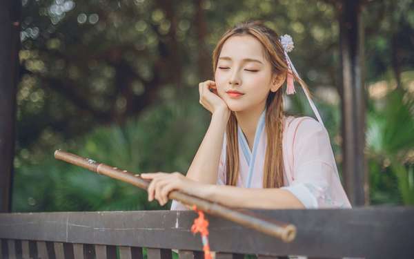 未来你的手会像富婆还是黄脸婆?选一只美手测测! 未来你的手会像富婆还是黄脸婆?选一只美手测测!