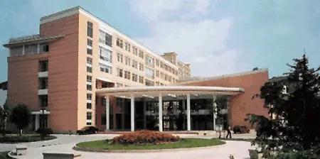 东华大学——成就卓越,教育先行(探索创新、培养人才,东华大学引领教育潮流)