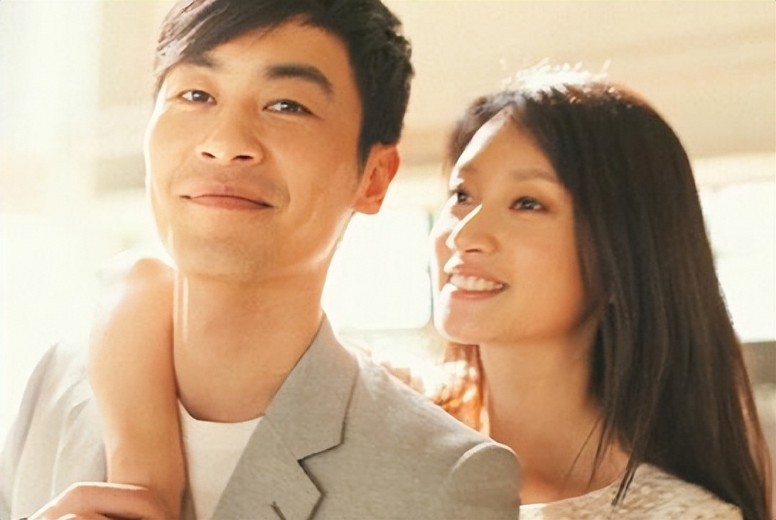 ​沈佳妮的个人资料简介(为爱回归家庭，嫁给朱亚文婚后生俩娃，一家四口幸福甜蜜