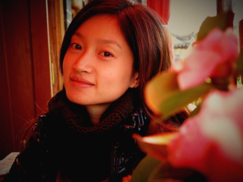 ​沈佳妮的个人资料简介(为爱回归家庭，嫁给朱亚文婚后生俩娃，一家四口幸福甜蜜