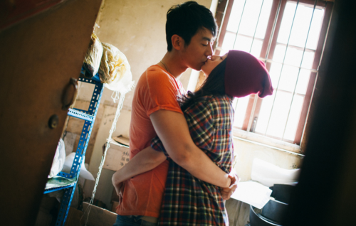 ​沈佳妮的个人资料简介(为爱回归家庭，嫁给朱亚文婚后生俩娃，一家四口幸福甜蜜
