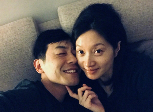 ​沈佳妮的个人资料简介(为爱回归家庭，嫁给朱亚文婚后生俩娃，一家四口幸福甜蜜